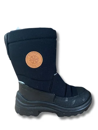 kuoma-hanki-x-widetoes-talvikengat-lasten-black-06729ca1edc396.png