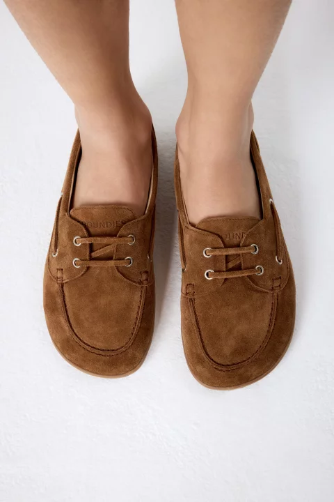 groundies-bay-barefoot-moccasin-women-caramel-069ccb9460cc3a.jpg
