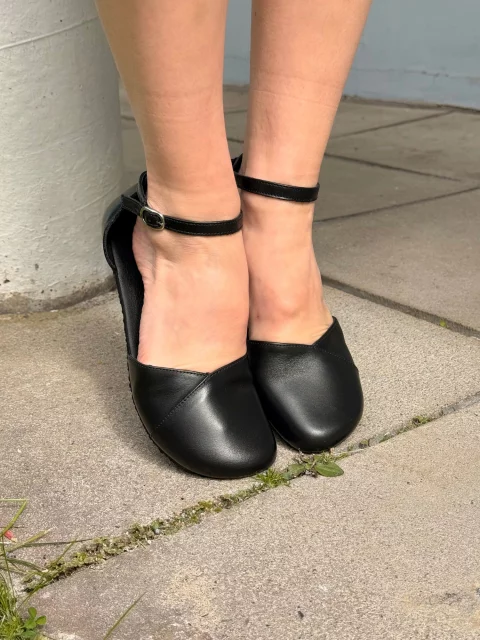 angles-dione-barefoot-sandal-women-black-06a18322b4878f.png